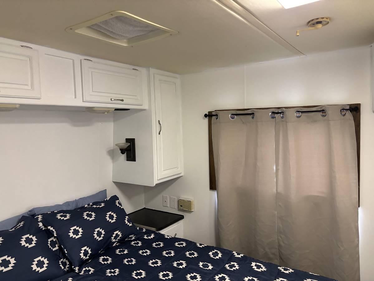 Used 1996 Holiday Rambler Endeavor LE