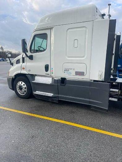 Used 2016 Freightliner Cascadia