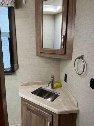 Used 2019 Jayco Seneca 37K