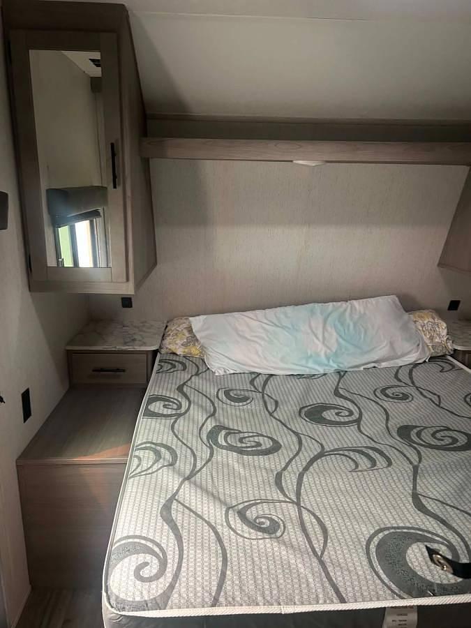 Used 2022 Coleman Lantern 285BHWE Travel Trailer