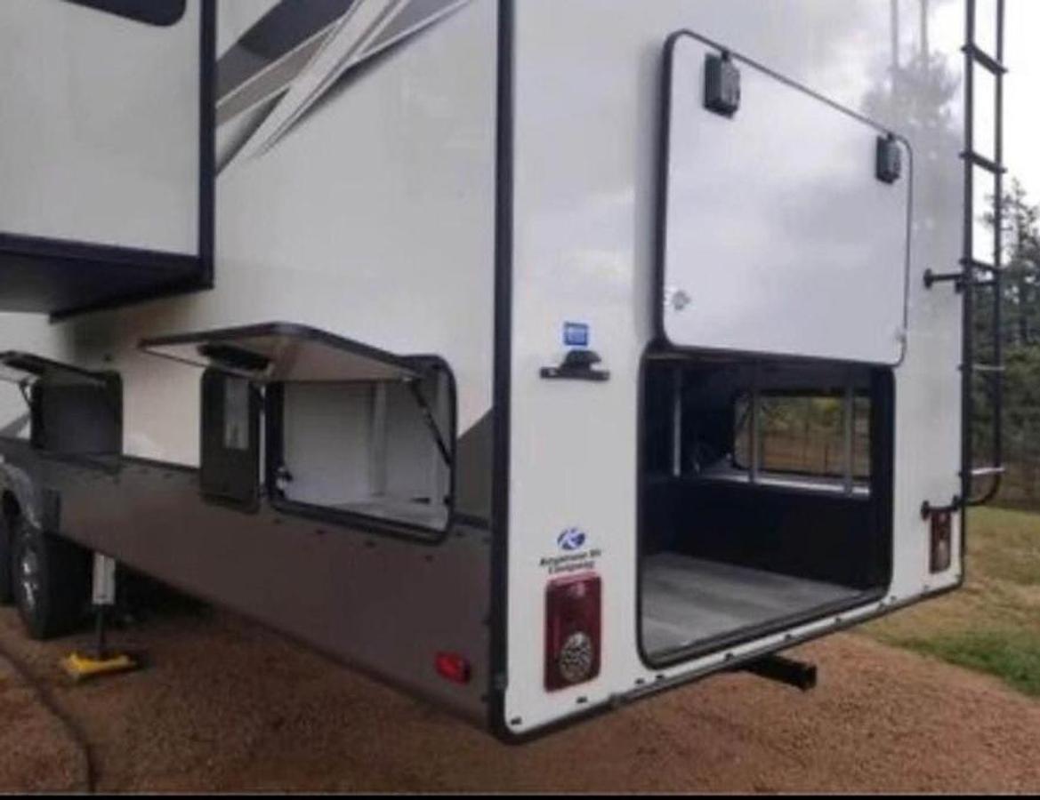 Used 2020 Keystone Montana 3760FL Fifth Wheel