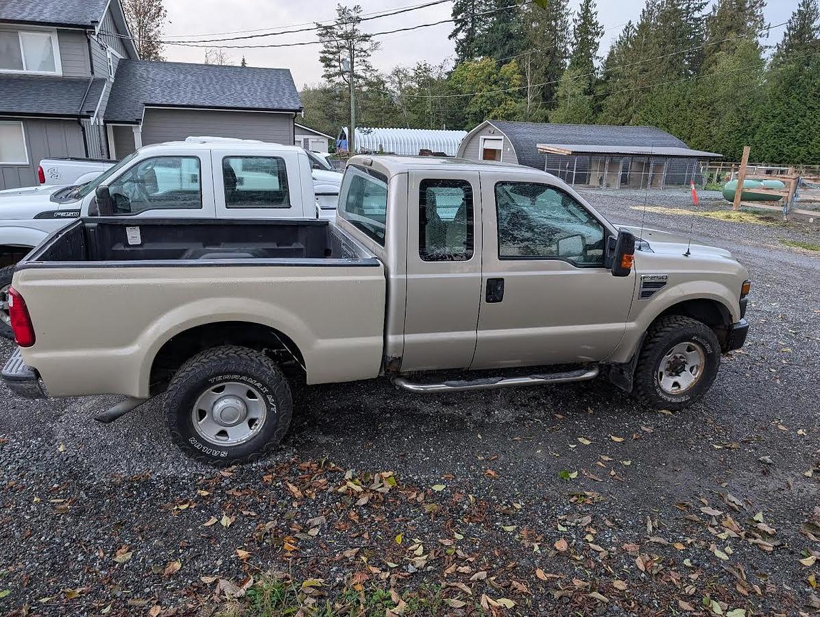 Used 2008 Ford F-250 Super Duty XLT 4X4 SuperCab and Chassis