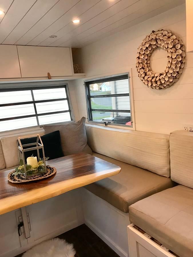 Used 1968 Holiday Vacationer