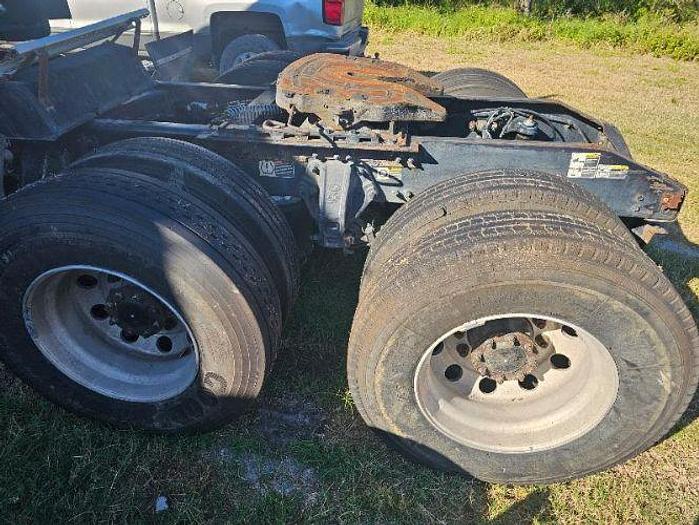 Used 2013 Peterbilt 587