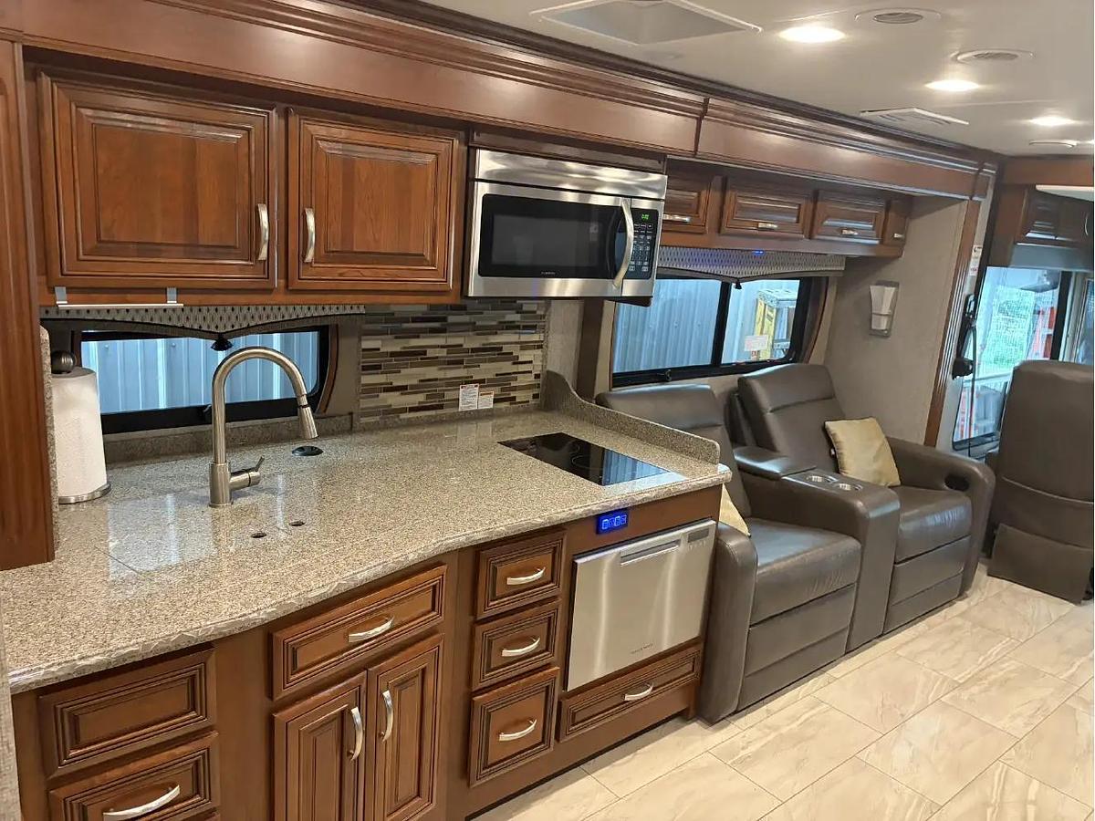 Used 2019 Forest River Berkshire XL 40D