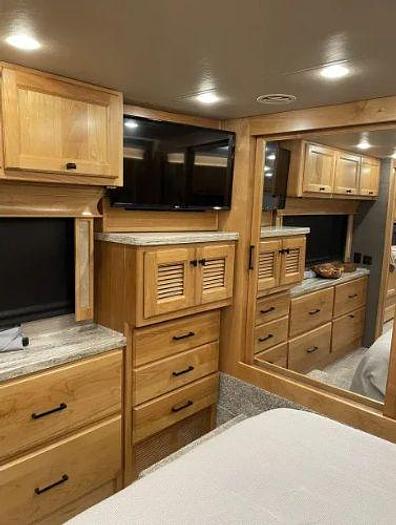 Used 2022 Tiffin Allegro Breeze 33BR