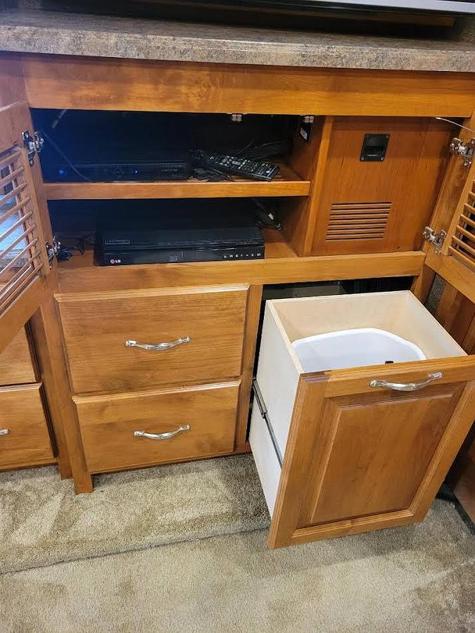 Used 2016 Tiffin Motorhomes Allegro Red 33AA Class A Motorhome