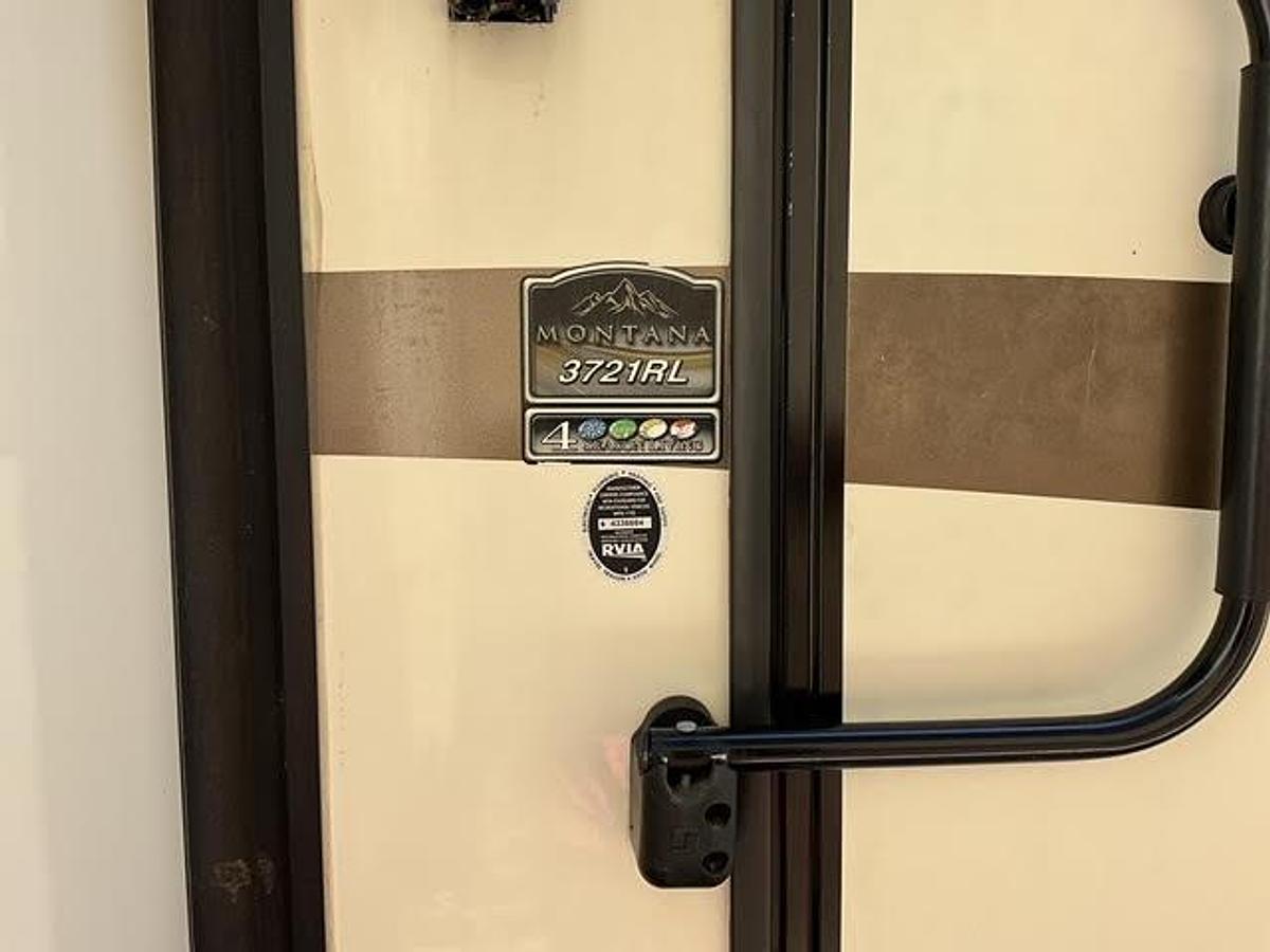 Used 2017 Keystone Montana 3721RL Fifth Wheel