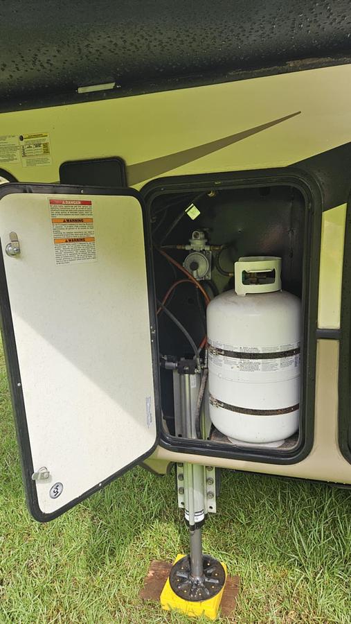 Used 2019 Keystone Montana 3121RL Fifth Wheel