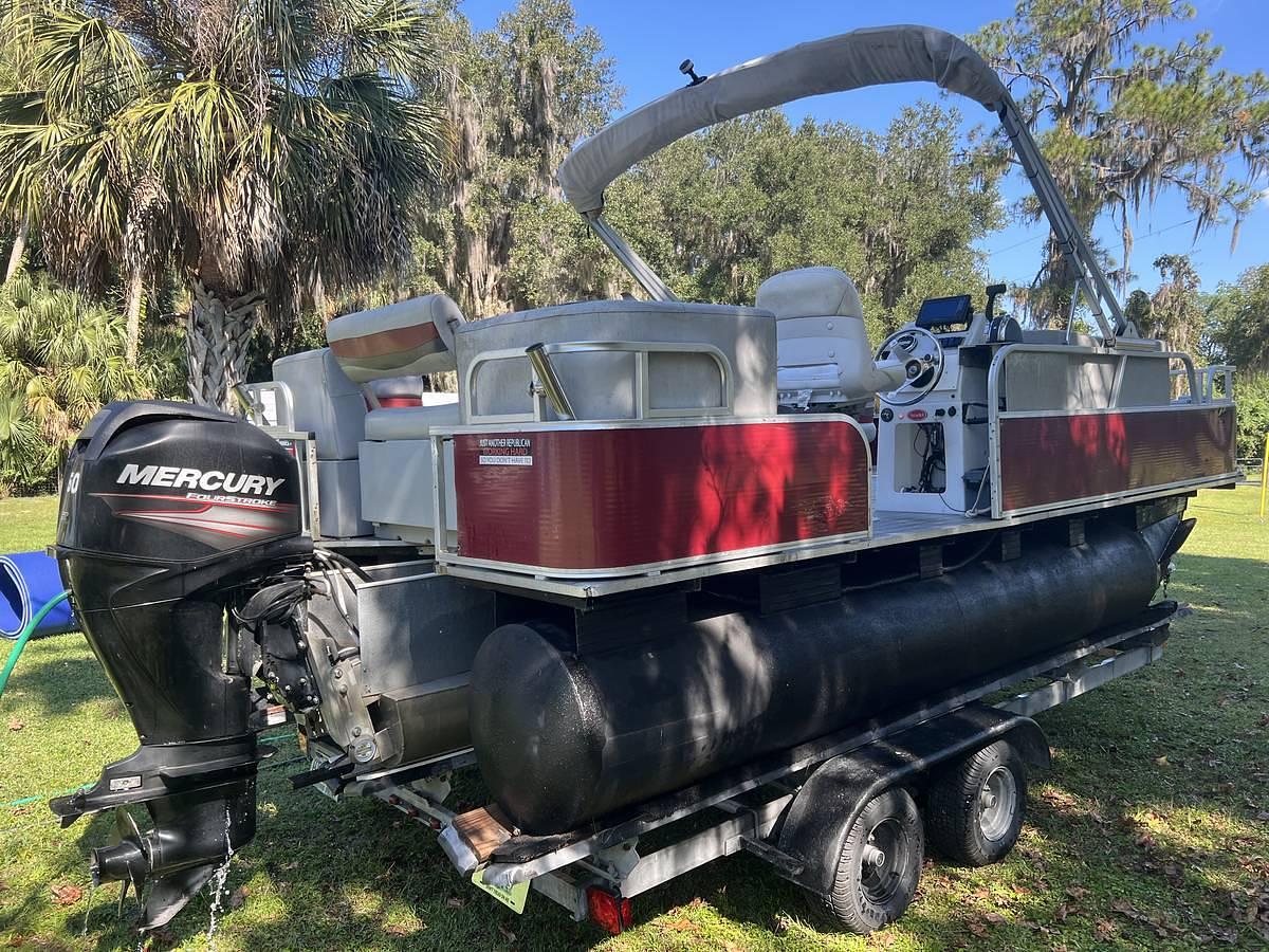 Used 2022 16 ft Tri-Toon Pontoon Tracker Boat