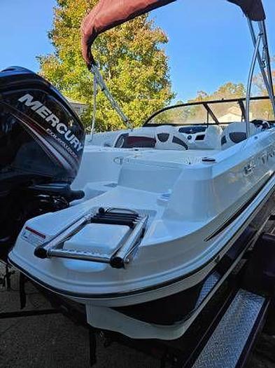 Used 2017 Tahoe 550 TF