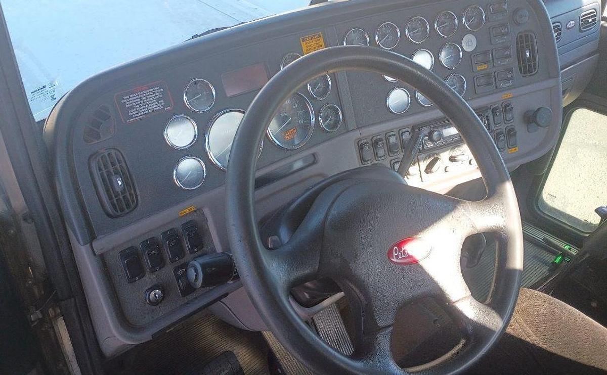Used 2016 Peterbilt 389