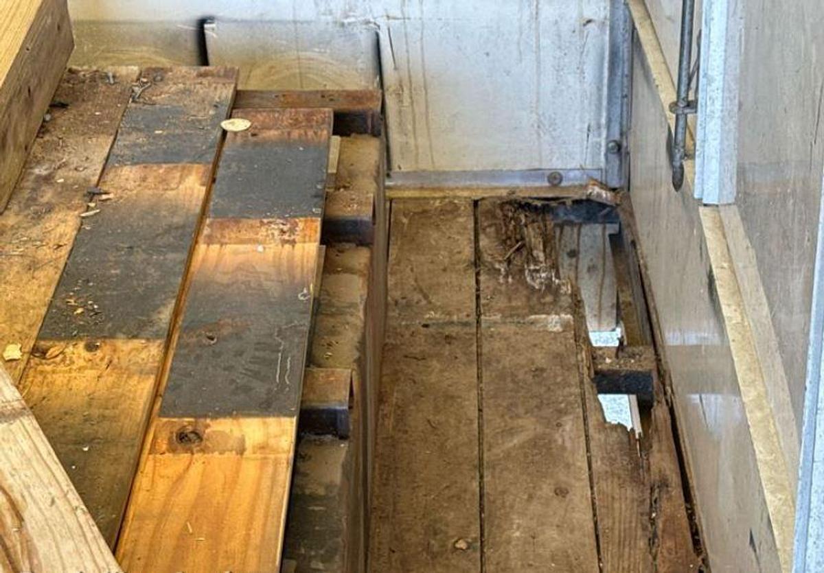 Used 2012 Ford E350 Super Duty Box Truck