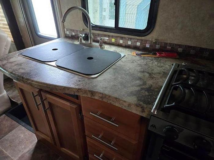 Used 2016 Adventurer Class C Motorhome
