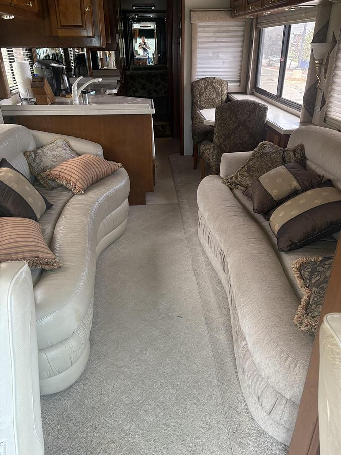 Used 2003 Monaco Dynasty 38 Earl