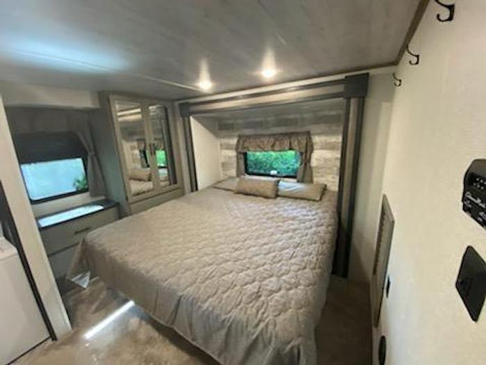 Used 2021 Keystone Residence 401LOFT