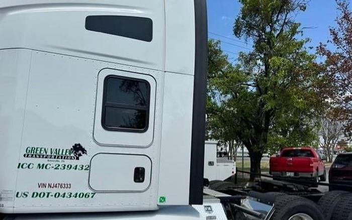 Used 2022 KENWORTH T680