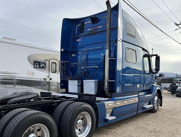 Used 2016 Volvo VNL42T780