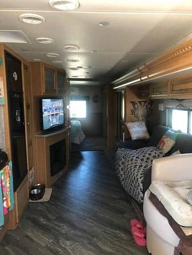 Used 2017 Newmar Bay Star 3401