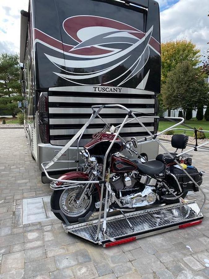 Used 2018 Thor Tuscany 40 DX with 450 HP Cummins engine