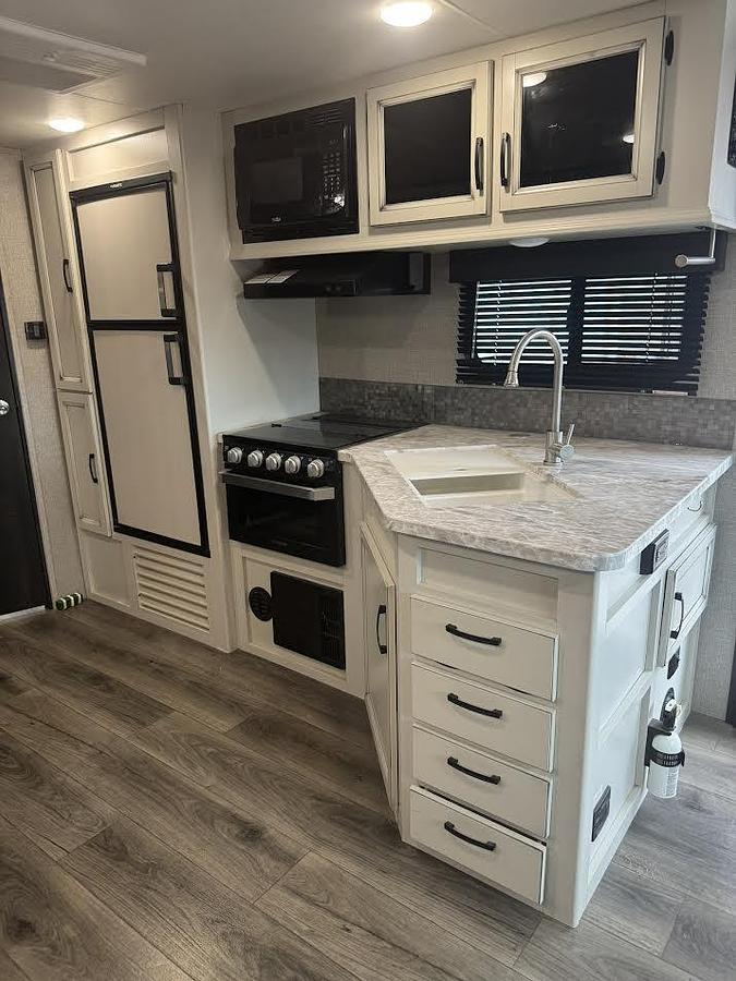Used 2020 Jayco Featherlight Travel Trailer