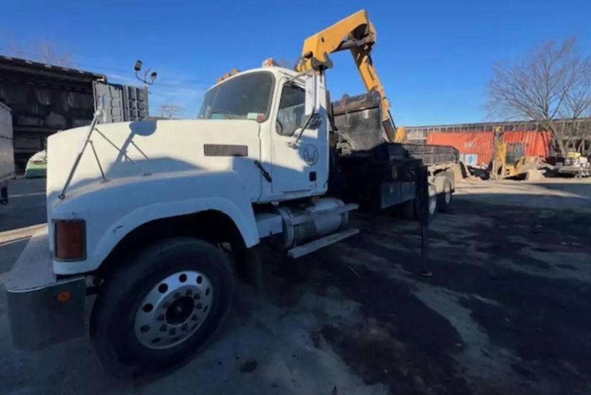 Used 2006 Palfinger PK19000 Mounted on 2006 Mack CH600