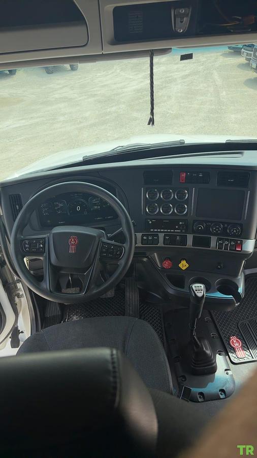 Used 2021 Kenworth T880
