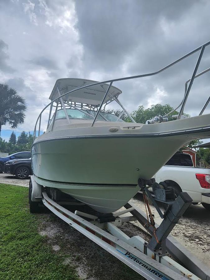 Used 1999 Robalo 2420