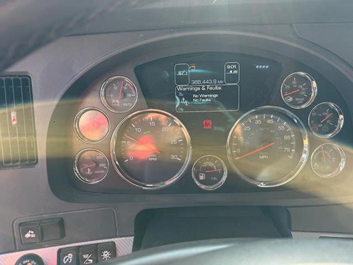 Used 2021 Kenworth W900 Day Cab Semi Truck