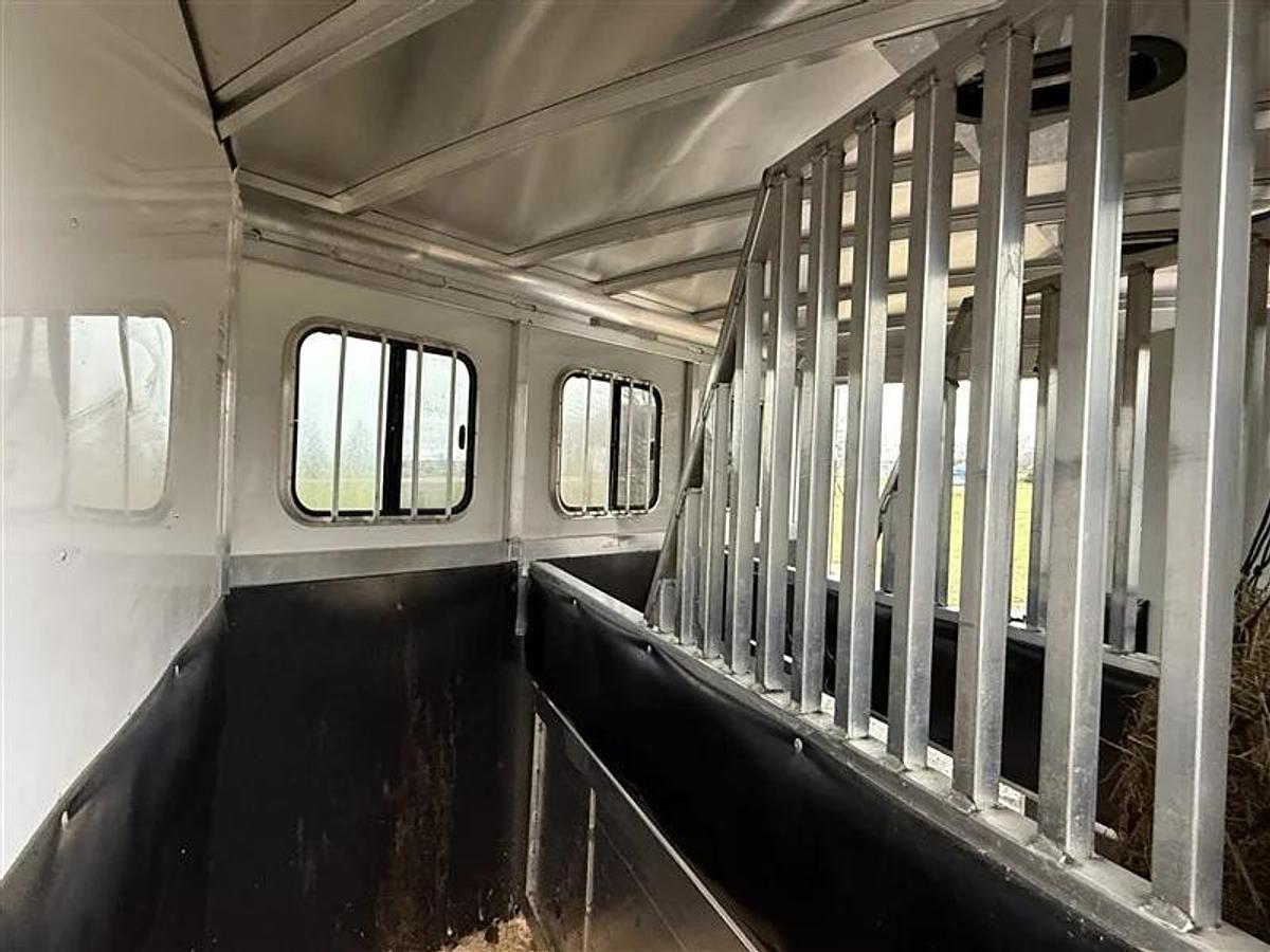 Used 2023 Sundowner Supertack 3 Horse