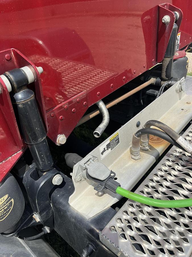 Used 2020 Peterbilt 389 Sleeper Truck