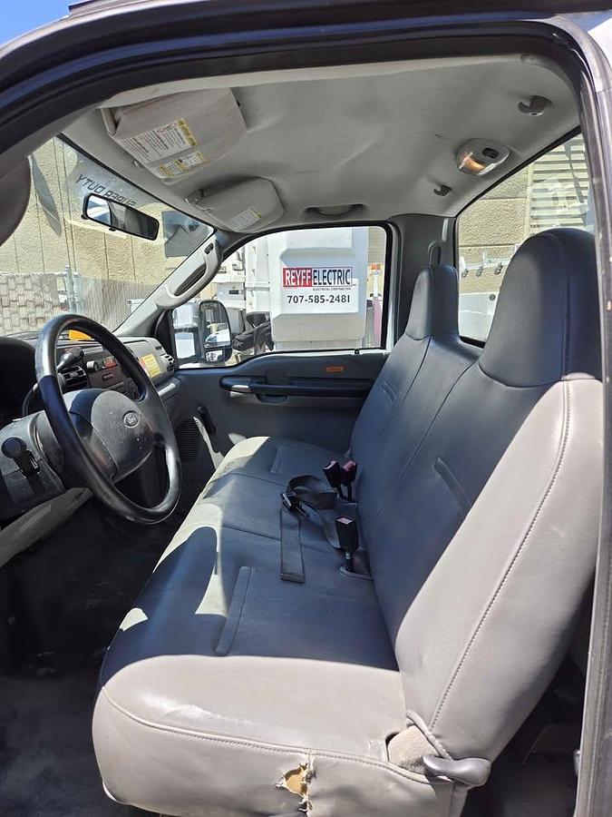 Used 2006 Ford F450 Super Duty Bucket Truck