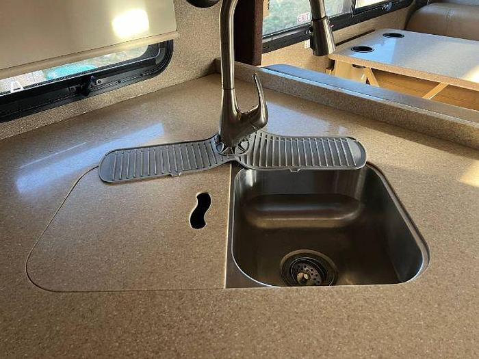 Used 2016 Thor Chateau 35SF