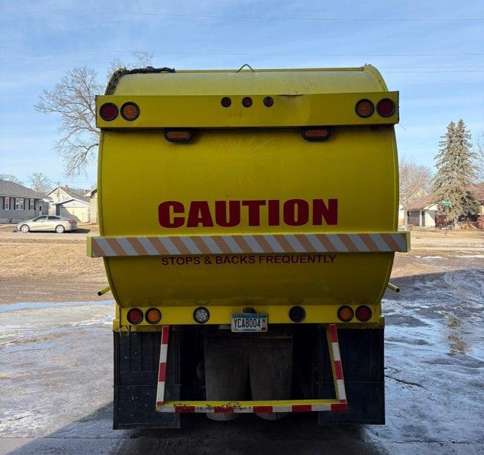 Used 2013 Peterbilt 320 Refuse Truck
