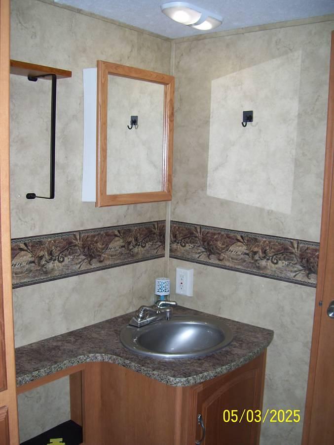 Used 2010 Keystone Cougar Travel Trailer