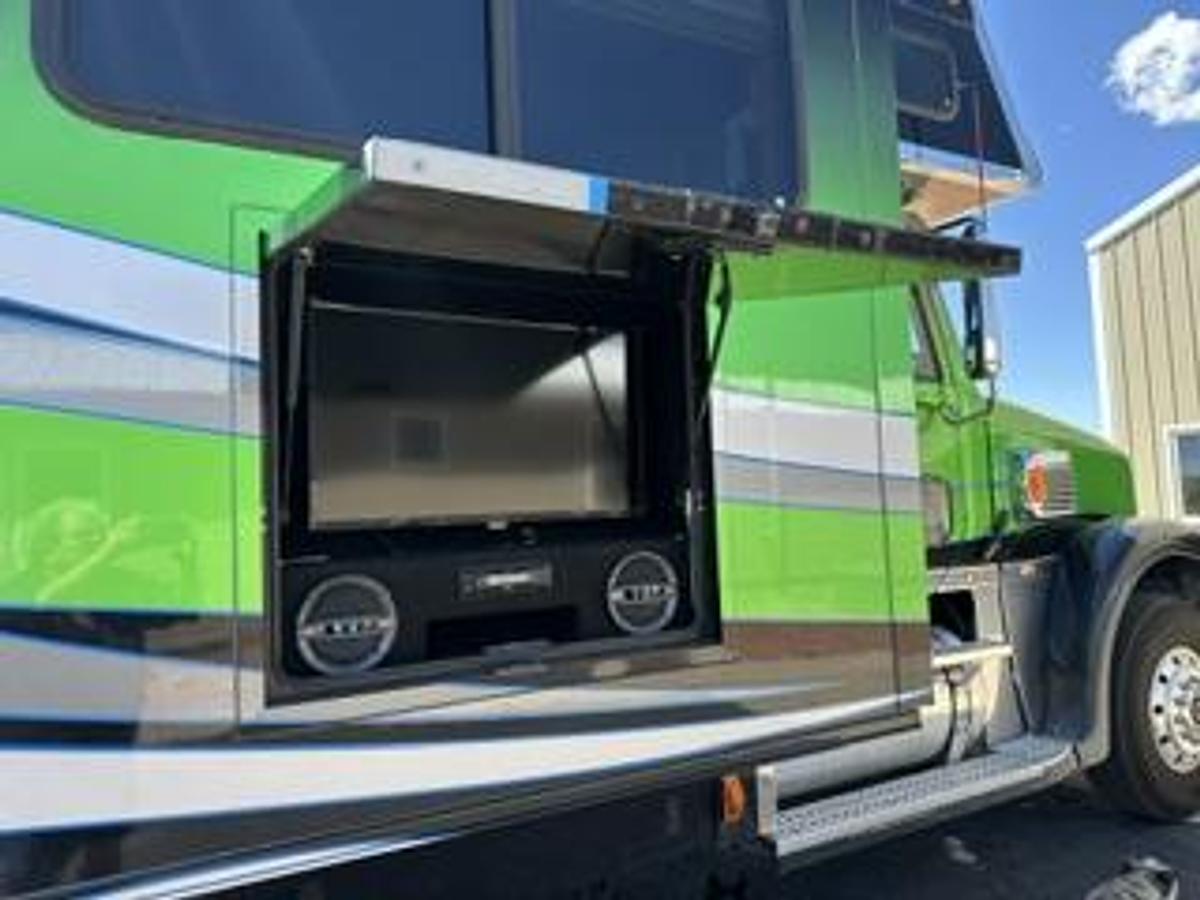Used 2008 Renegade Classic Super C Motorhome