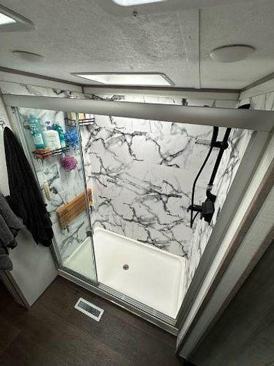 Used 2023 Dutchmen Yukon 421FL