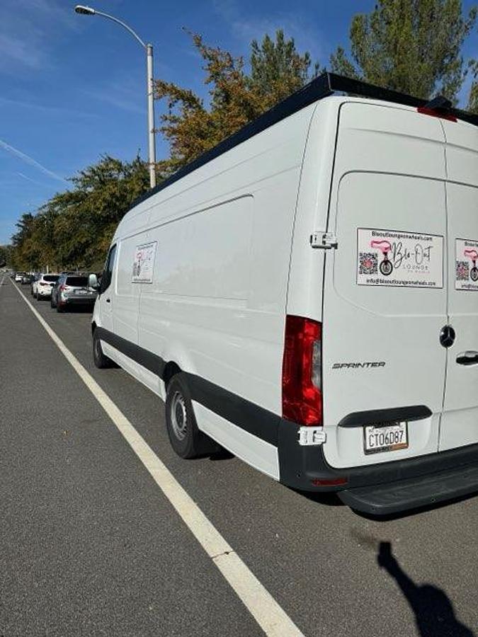 Used Salon Mobile Vehicle With Wash Bowl