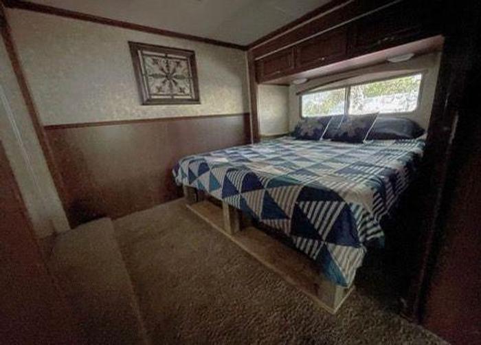 Used 2013 Fleetwood Bounder