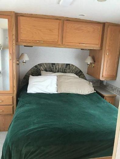 Used 2003 Winnebago Sightseer 33C