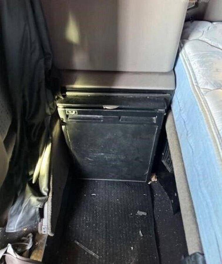 Used 2019 Kenworth T800 Conventional Sleeper Semi