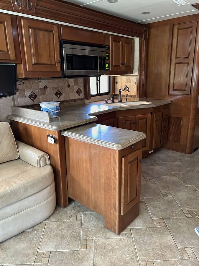 Used 2009 Monaco Dynasty Yorkshire IV