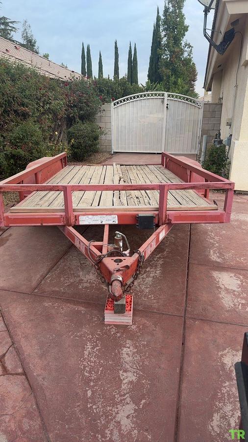 Used 2000 Load Trail Trailer
