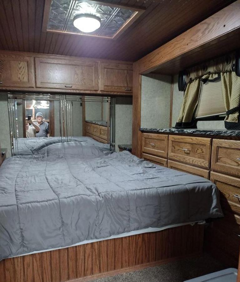 Used 2008 Peterbilt 389 ToterHome