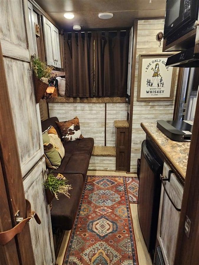 Used 2019 Lakota 7209 2 Horse Trailer with Living Quarters