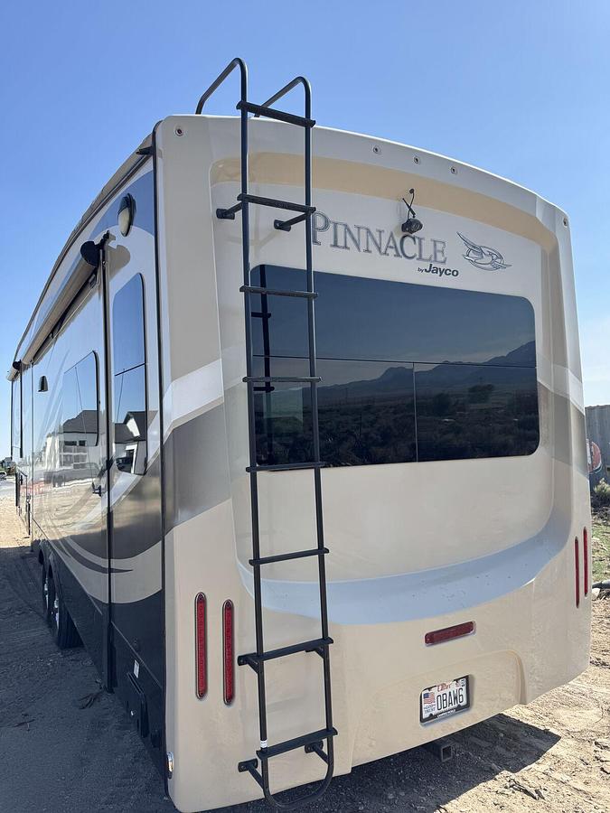 Used 2017 Jayco Pinnacle 36KPTS