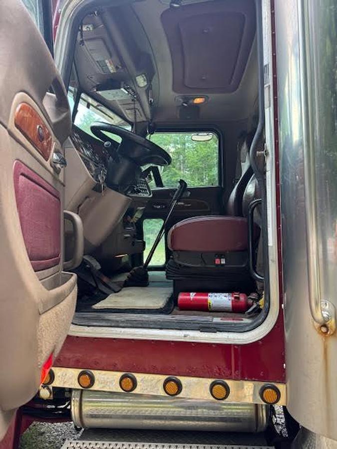 Used 2009 Peterbilt 389