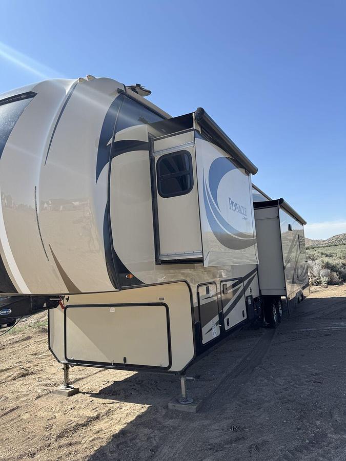 Used 2017 Jayco Pinnacle 36KPTS