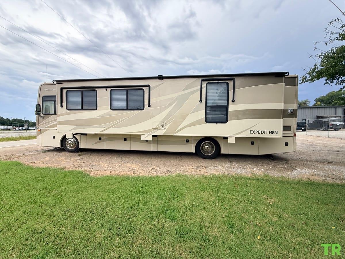 Used 2009 Fleetwood Expedition 38R Class A Diesel Pusher