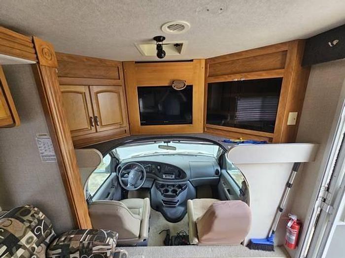 Used 2007 Fleetwood Tioga 31ft Class C Motorhome